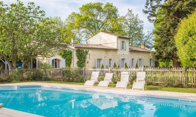 Flaujagues Villa | Villa Du Fleuve - Four Bedroom Villa, Sleeps 8