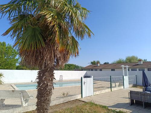 Saint-Michel-en-l'Herm House | Villa du lagon avec piscine