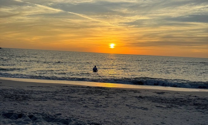 Lely Apartment | Villa El Doral, 5 minutes from Naples Beach and Downtown Naples.