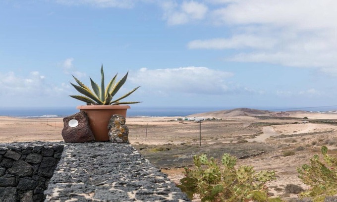 Teguise Bed & Breakfast | Villa El Jable, a holiday home and a B&B in the unbeatable nature of Lanzarote