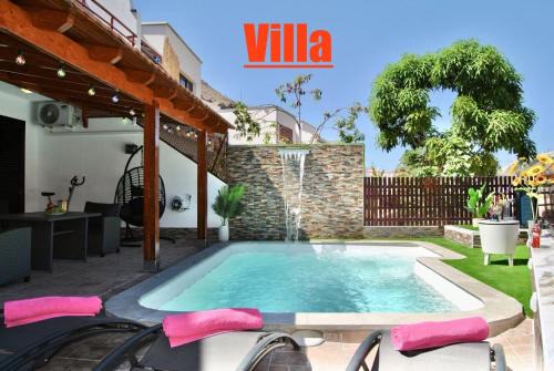 Puerto Rico Villa | Villa Puerto Rico in front of the shopping center with private heated saltwater pool with jacuzzi & t able fút boll & arcade games OR St andard Villa Puerto Rico in front of the shopping center with private heated saltwater big jacuzzi & arcade games