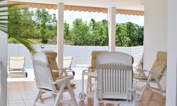 Les Abymes Villa | Villa Eva located in the Abymes countryside