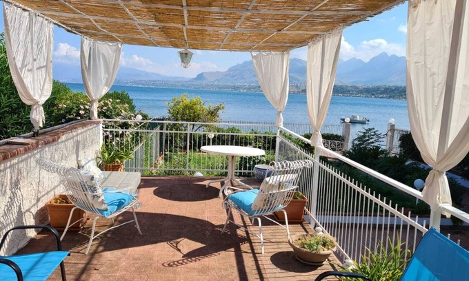 Santa Flavia Villa | Villa Fergio' home in the sea