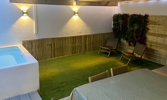 Sevilla Este House | Villa FIBES, discover the magic of Seville, 5 min walking distance from the Palacio de Congre