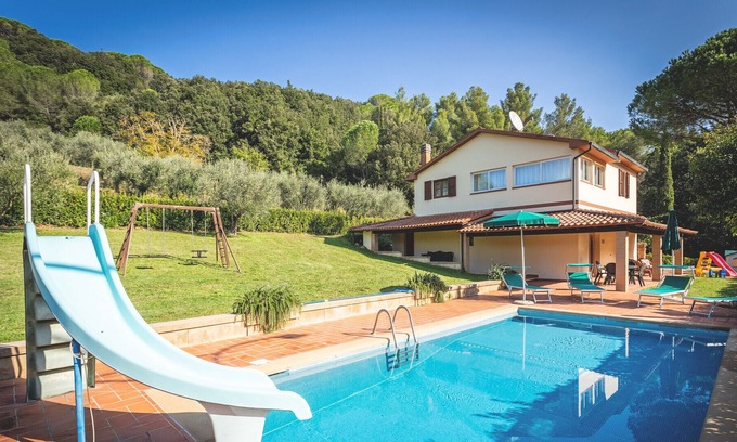 Riparbella Villa | Villa Fontespadini 10 km from the sea by ToscanaTour