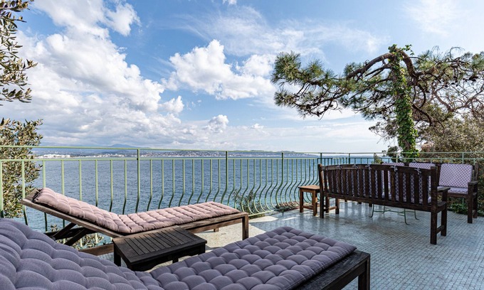 Theoule-Superieur Villa | Villa for 4 to 10 people, directly on the beach, quiet, 200 sq.m villa