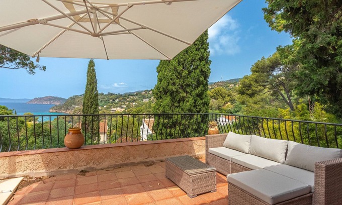 Le Rayol House | Villa G by Interhome