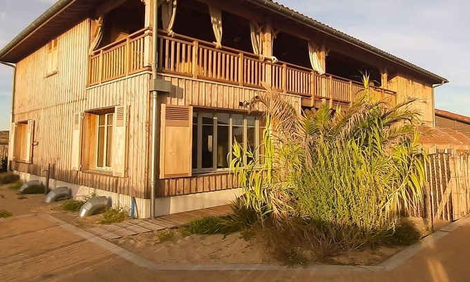 Contis-les-Bains Villa | Villa Helemana| Heated pool with whirlpool+ Petanque court| Beach at 100m| 14ppl