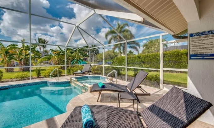 Caloosahatchee Villa | Villa Helen in Cape Coral