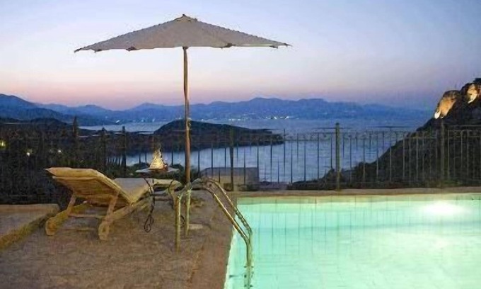 Istron House | "Villa Helios" with a view of the water