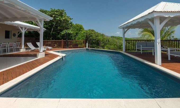 Le Moule Villa | VILLA HOLIDAYS - Piscine + Vue sur mer + Accès randonnée