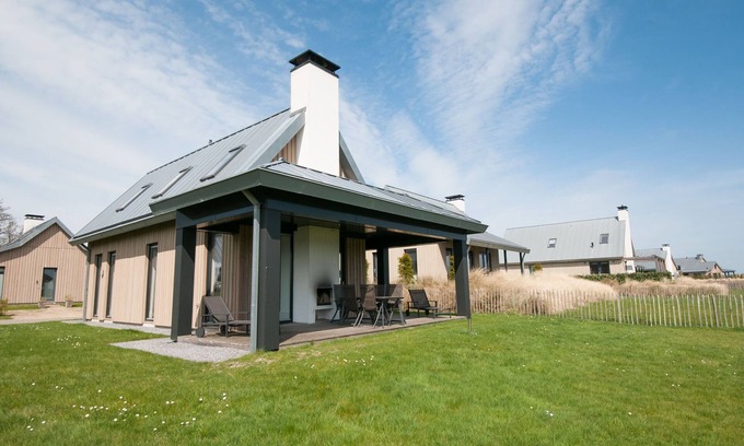 Tholen House | Villa in Bergen op Zoom with Waterfront Views