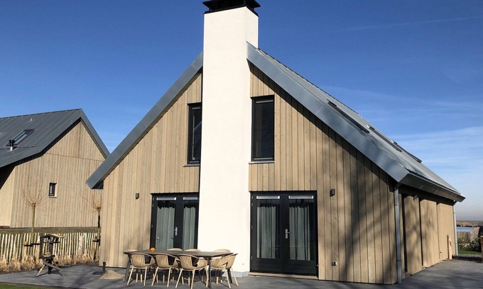 Tholen House | Villa in Bergen op Zoom with Garden Terrace