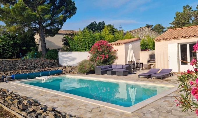 Castelnau-d'Aude Villa | Villa in Castelnau d'Aude with Heated Pool