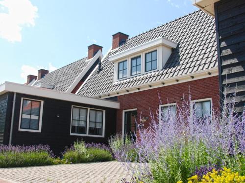 Colijnsplaat House | Villa in Colijnsplaat by the Sea & Sauna