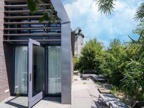 Egmond aan den Hoef House | Villa in Egmond near Beach & Windmill