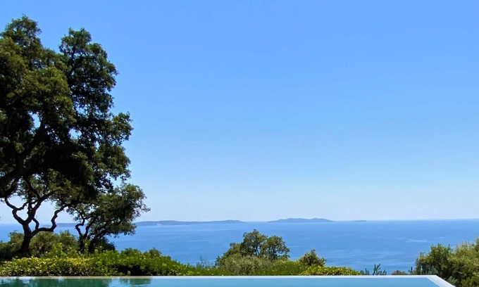 Le Rayol Villa | Villa in the greenery with exceptional view of the Golden Islands - sleeps 6