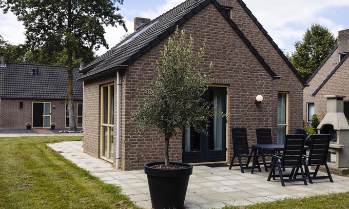 Ewijk House | Villa in Nijmegen with VIP Amenities