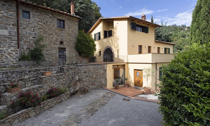 Cortona Villa | Villa in Torreone with 4 bedrooms sleeps 10