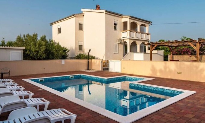 Vrsi House | Villa in Vrsi with Pool near Sandy Beach