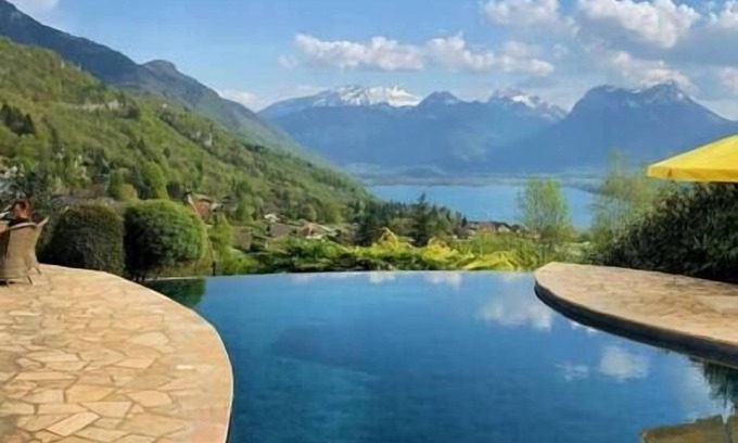 Rovagny Villa | Villa Infinity, 9p