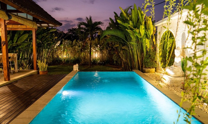 Babakan Villa | Villa Innerbloom stylish 2 BR with large pool and garden