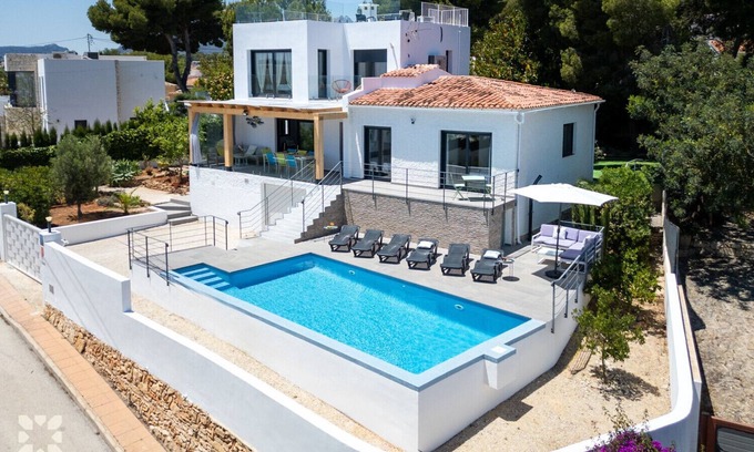 Urbanitzacio la Fustera Villa | Villa IPANEMA by Abahana Villas