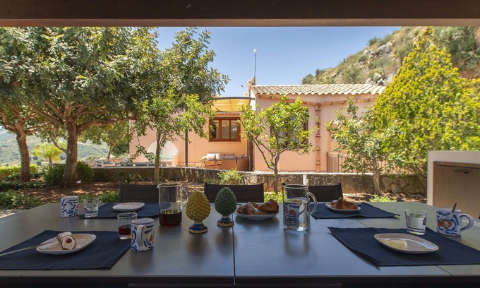 Scopello Villa | Villa Petra–Villa with pool and tennis court near Scopello, Sicily