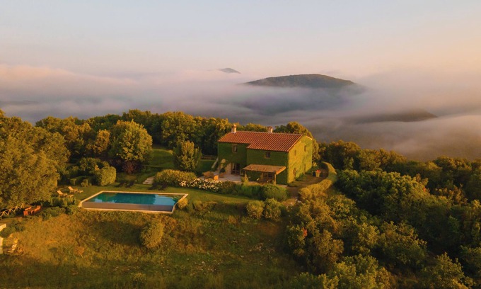 San Giovanni del Pantano Villa | Villa Santa Caterina by Miani Group