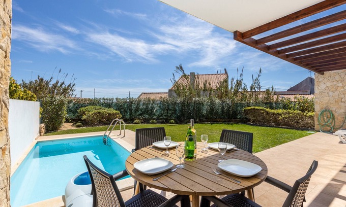 Sagres House | Villa Jump Jibe with private pool and garden in Sagres