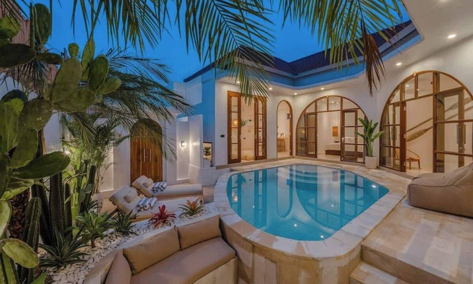 Pererenan House | Villa Kallistē Mediteranean 3BR Villa Canggu Beach