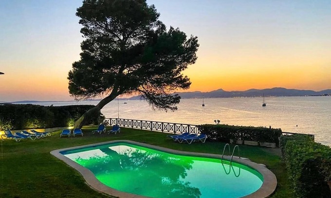 Son Veri Nou Villa | Villa Kamok. Family villa with oceanfront pool and direct access to the sea