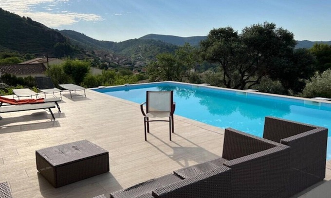 Roquebrun House | Villa l'Esquirol with view and pool