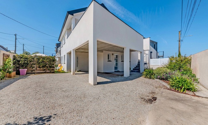 Plouescat Villa | Villa 'La Des Lilas 100m De La Plage' with Private Terrace, Private Garden and Wi-Fi