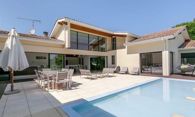 Riviere-Saas-et-Gourby House | Villa Landifornia Confort Calme et Grands Espaces