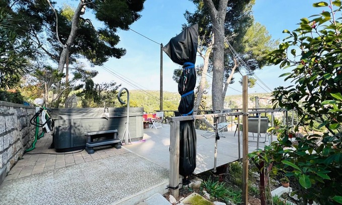 Carry-le-Rouet Apartment | Villa la Nicole balneotherapy 2 steps from the sandy beach