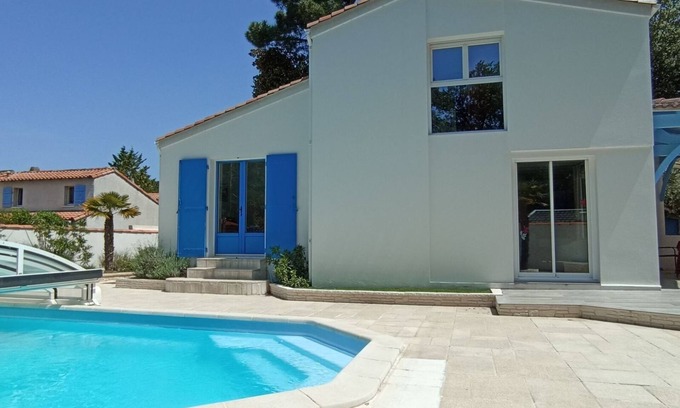 Les Mathes House | Villa la Palmyre: private heated swimming pool. Air-conditioned villa for 6 people.