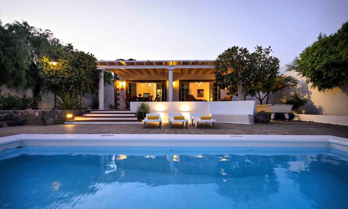 Los Mojones Villa | VILLA LA RETREAT. A unique place you will remember