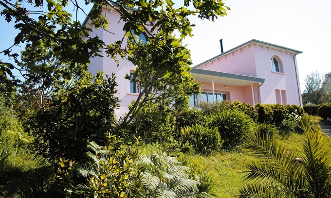 Crozon House | Villa la Vigie: a century of vacations. Proximity, calm and sea view.