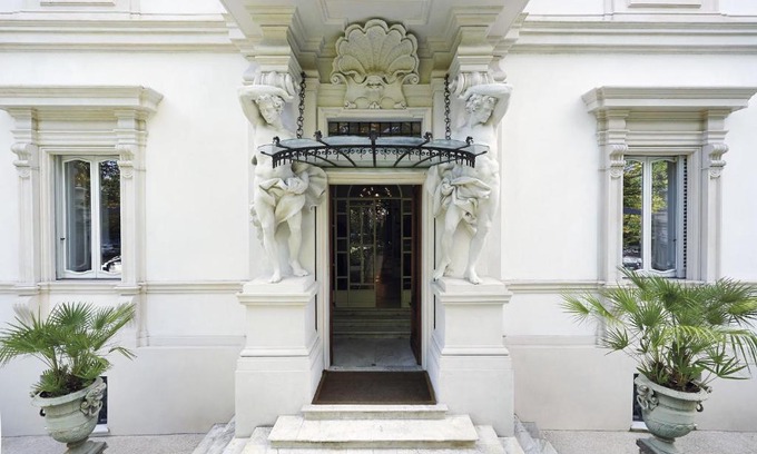 Vatican House | Villa Laetitia