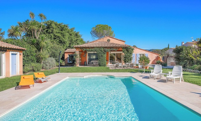 Neoules Villa | Villa Le Jardin welcomes you to its verdant setting