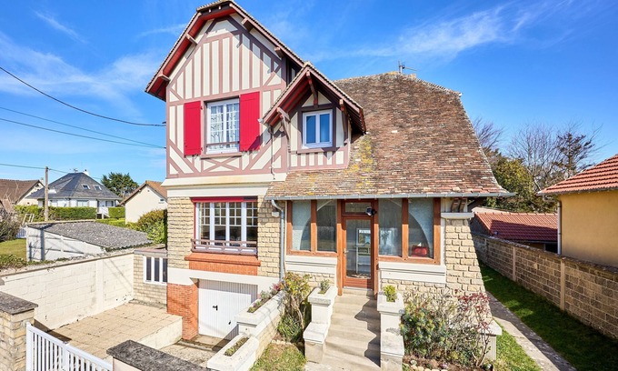 Bernieres-sur-Mer House | Villa Les Mouettes - A 50 m de la plage