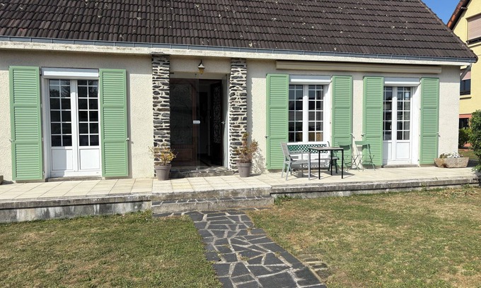 Blainville-sur-Mer House | Villa Les Volets Verts close to the sea and shops.
