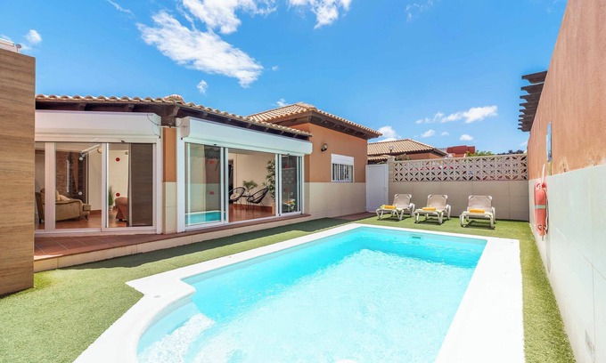 Corralejo Villa | Villa Linda Mar - Three Bedroom Villa, Sleeps 6