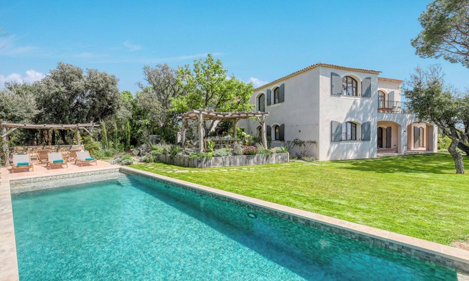 La Croix-Valmer Villa | Villa lou Massacan, walking distance to the beach