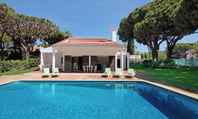 Vale do Lobo Villa | Villa 'Lynn - Quadradinhos' with Private Pool, Private Terrace and Wi-Fi