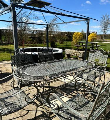 Saint-Michel-Tubœuf Bed & Breakfast | Villa Maëlla en Normandie- chambres tout confort - SPA