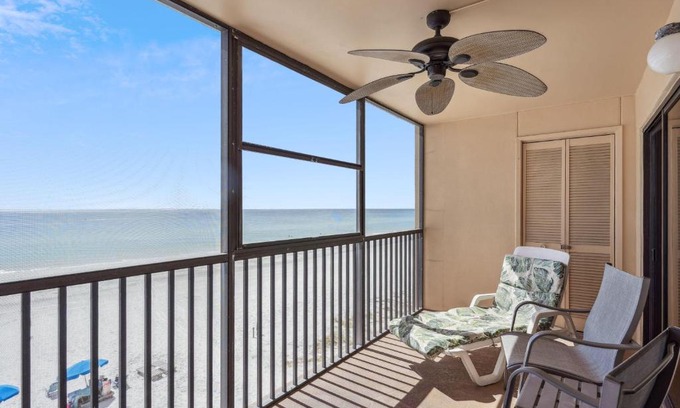 Madeira Beach House | Villa Madeira 405 - Premier