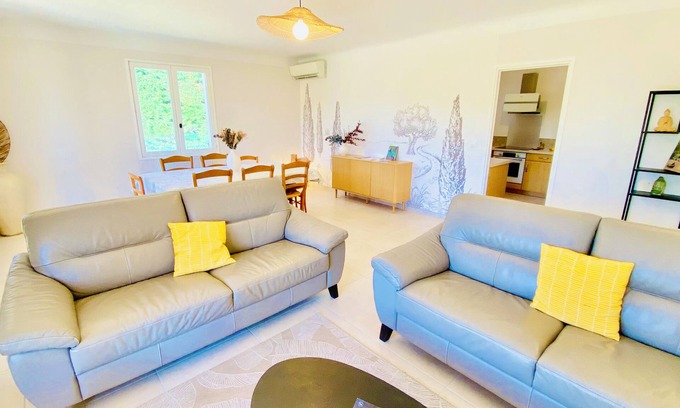 Arles Villa | Villa Magali Arles — Peaceful with Pool and Piano