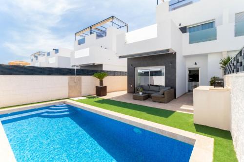 Quesada Villa | Villa Marabu Lagoon